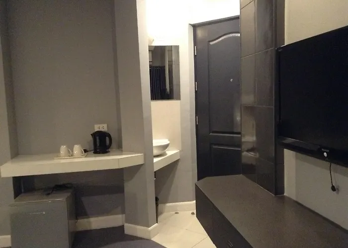 Li Nakpil Inn 3*
