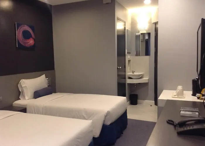 Inn Li Nakpil