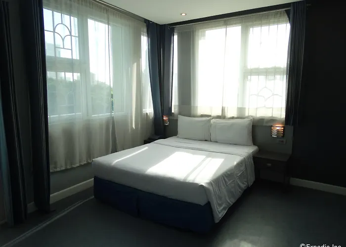 Li Nakpil Inn Manila