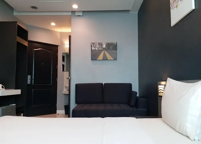 Inn Li Nakpil