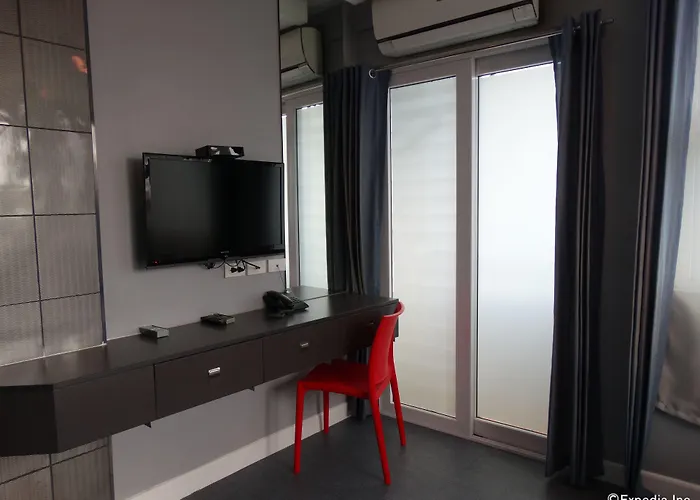 Li Nakpil Inn 3*