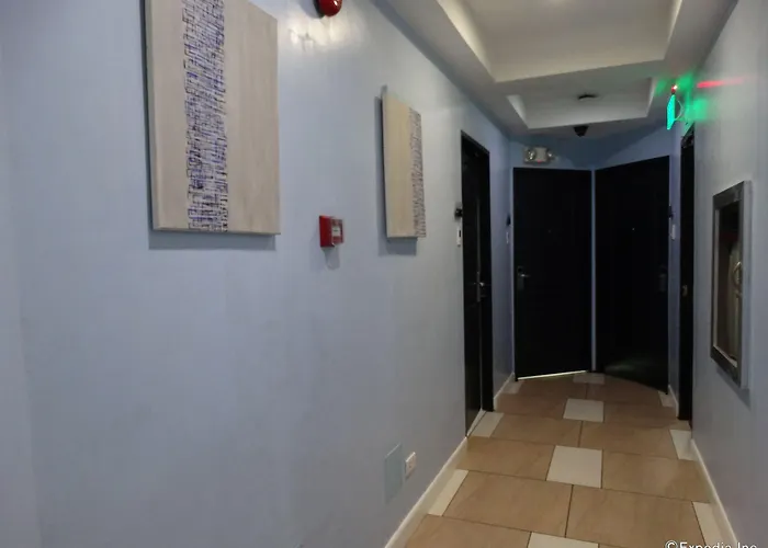 Li Nakpil Inn Manila