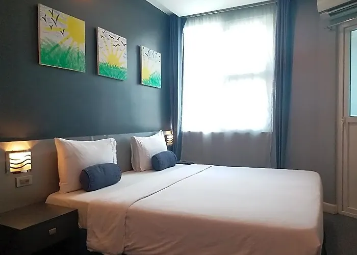 Li Nakpil Inn 3*