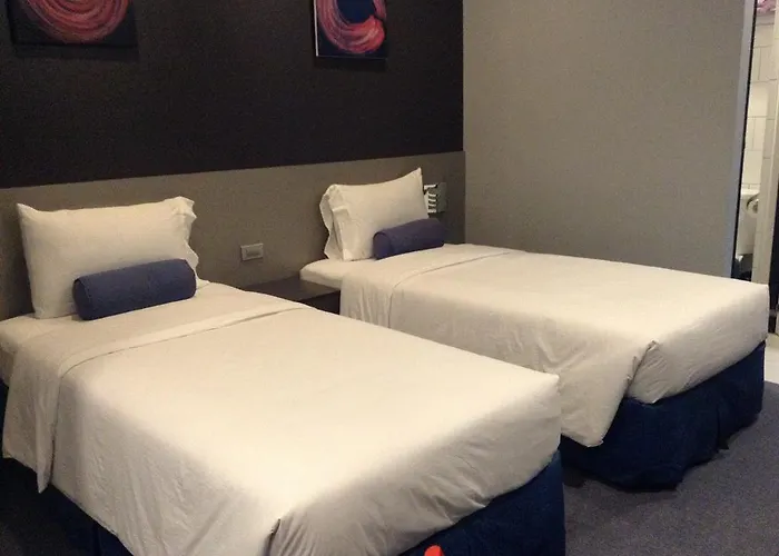 Inn Li Nakpil 3*