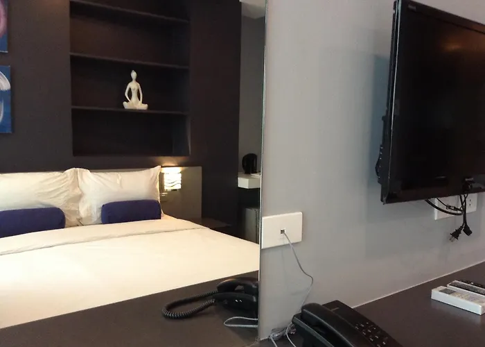 Li Nakpil 3*