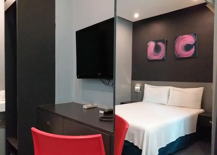 Inn Li Nakpil 3*